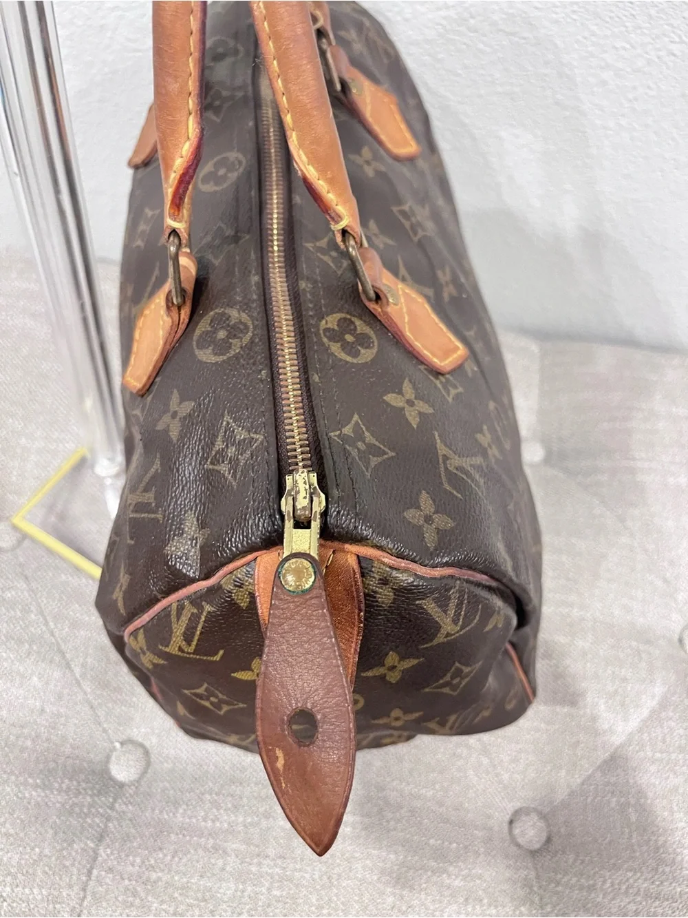 LOUIS VUITTON MONOGRAM SPEEDY 30 BAG.